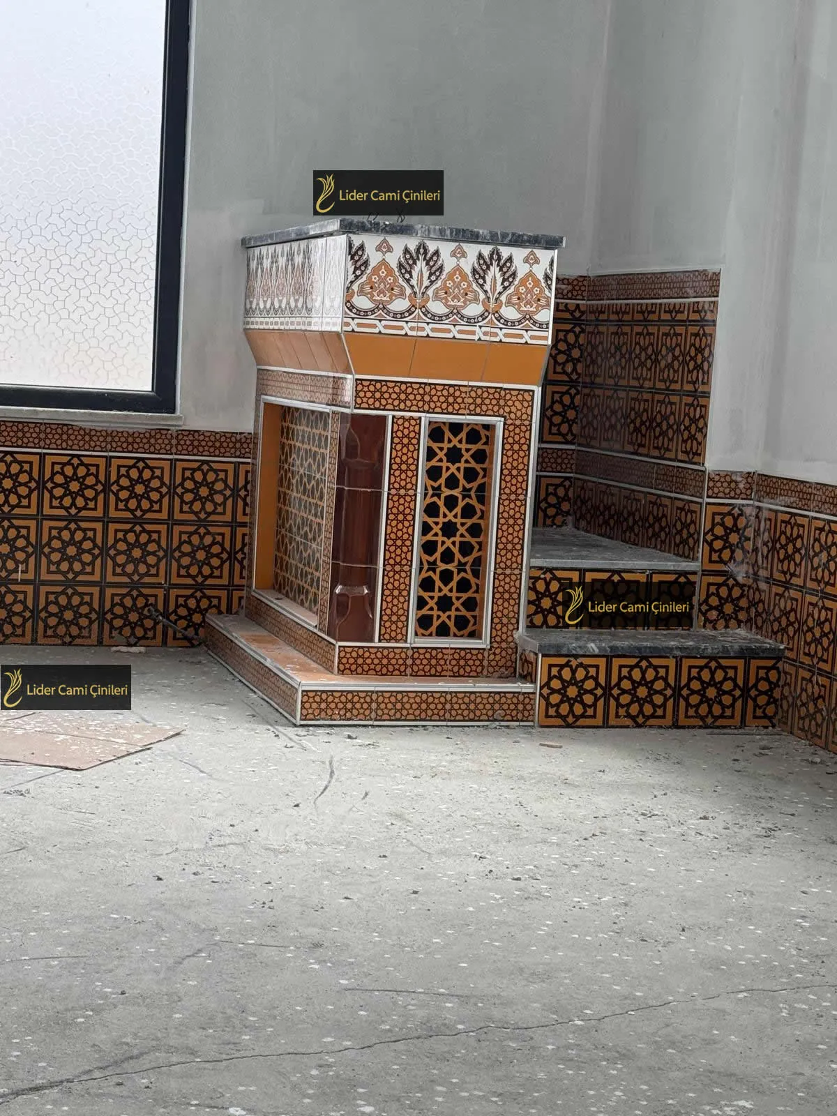 Çini Kürsü – Ahşap Desenli Kürsü – KRS-019