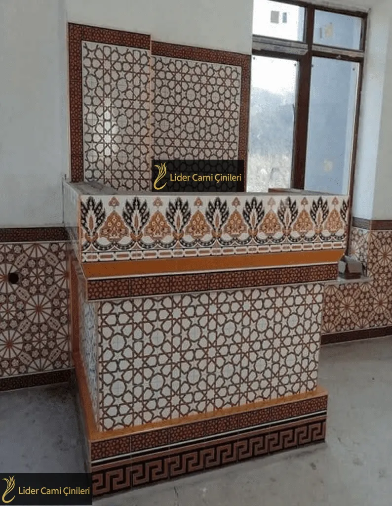 Çini Kürsü – Ahşap Desenli Kürsü – KRS-008
