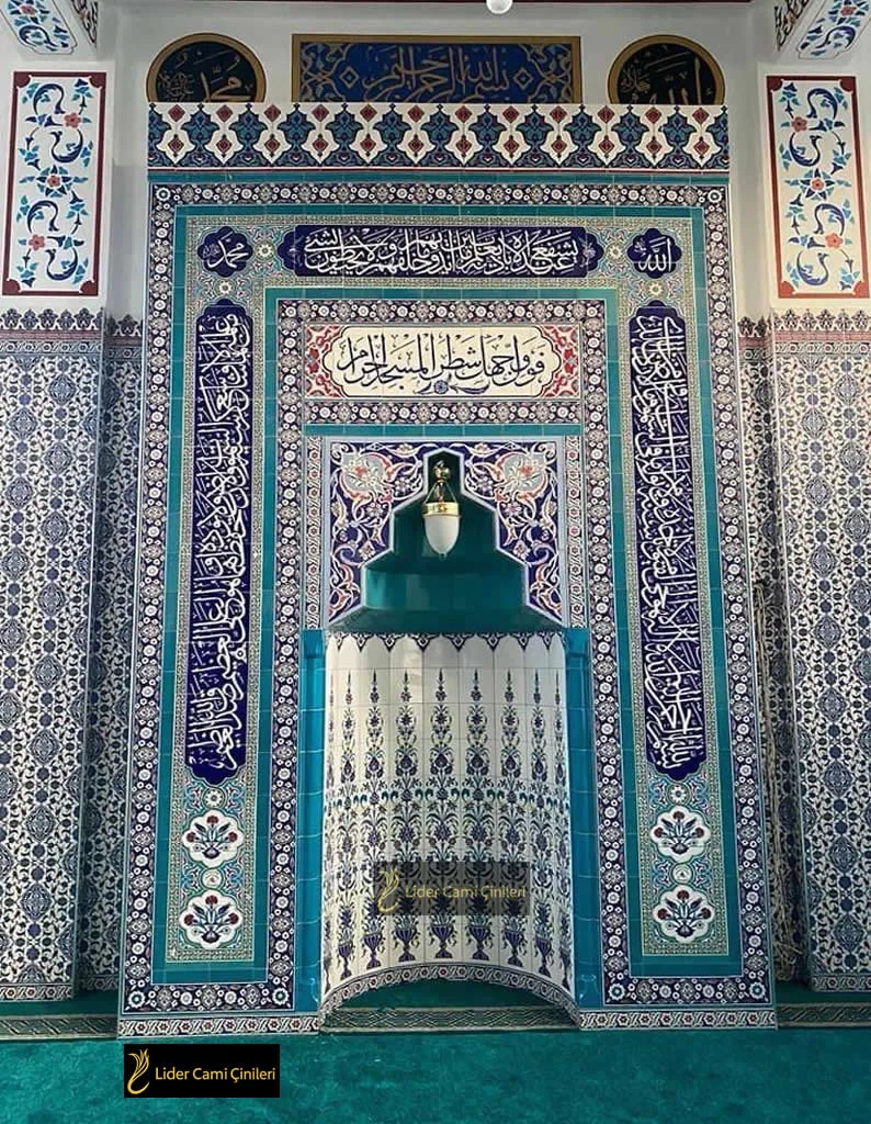 Mihrap – Mavi İznik Desenli El İşçiliği Mihrap – MHR-010