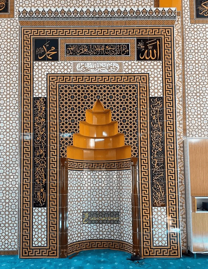 Mihrap – Osmanlı Desenli Çini İşlemeli Mihrap – MHR-034