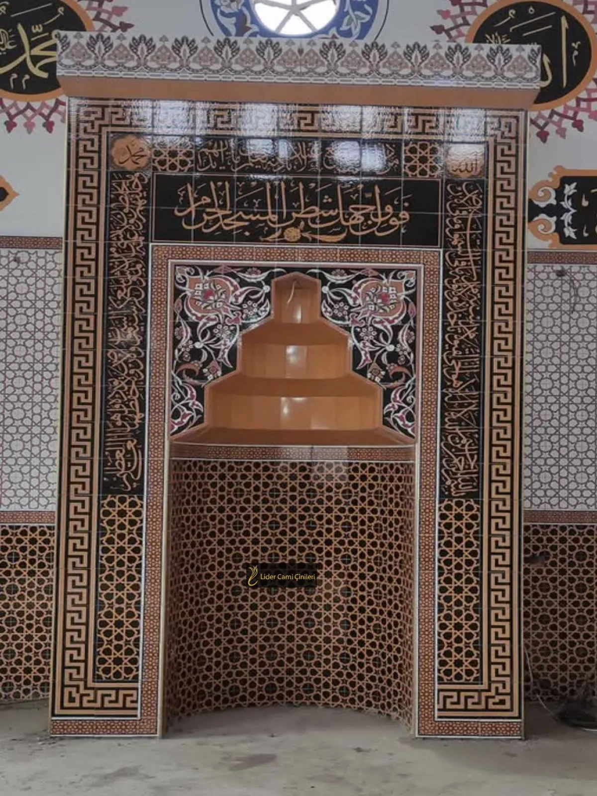 Mihrap – Camiye Uygun Ahşap Tonlu Mihrap – MHR-060