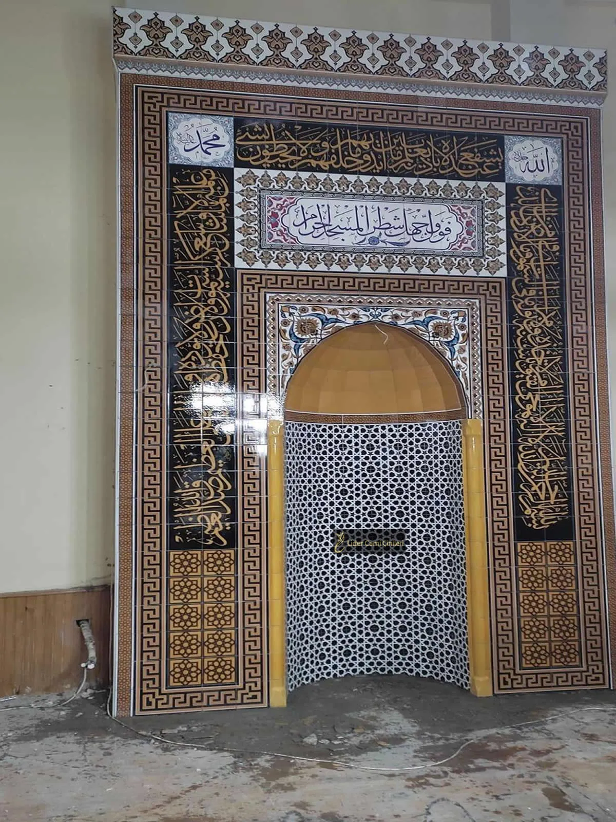 Mihrap – Ahşap Çini Mihrap – MHR-063